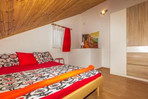 Family friendly house with a swimming pool Pakostane, Biograd - 12185