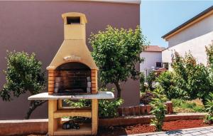 Apartments with a parking space Zadar - 12203