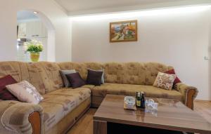 Apartments with WiFi Kastel Kambelovac, Kastela - 12217