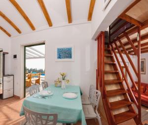 Family friendly house with a swimming pool Bol, Brac - 12228