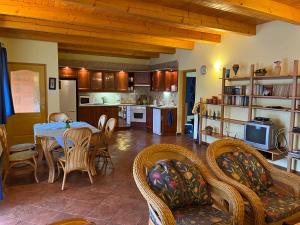 Szőlősgyörök Kun Apartment with 3 bedrooms on 92 in