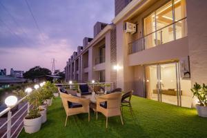 The Retreat-Pool Villa 5BHK with Indoor pool and 1200sq feet deck area