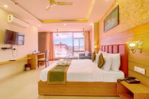 The Glory Hotel