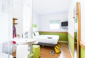 Hotels ibis budget Saint-Quentin Centre Gare : photos des chambres