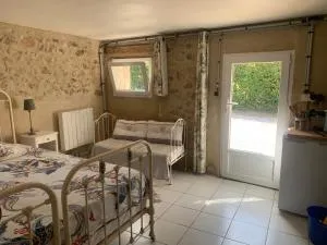 Petit gîte à la ferme des buttons - Le Maupas