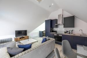 Impeccable 2 Bed Apartment in Camberley