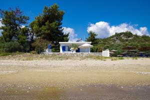 House Kokkalas on the beach