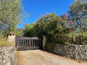 Maisons de vacances TRES AGREABLE MAISON ENTRE VERDON ET SAINT-TROPEZ : photos des chambres