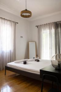 Adorable 2 bedroom apartment close to Ancient Athens city center