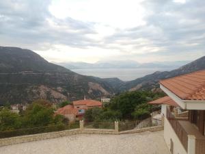 Kallisti Ξενώνας Διακοπτό-Καλάβρυτα