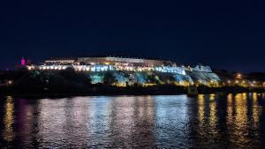 Center, Private Garage, Danube & Fortress, 3 bdrm 2 bath