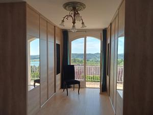 Villas Vaste villa en position dominante superbe vue lacs : photos des chambres