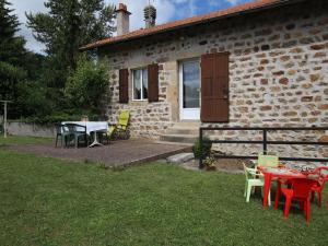 Maisons de vacances Gite Lantriac, 3 pieces, 4 personnes - FR-1-582-78 : photos des chambres