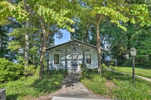 Dreamy Lake Norman Cottage w Panoramic Lake Views