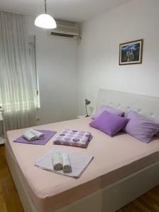 Two bedroom apartment in centre of Budva with private garage