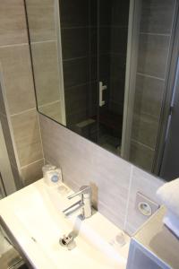 Hotels Kyriad Restaurant Centre SPA Vichy : photos des chambres