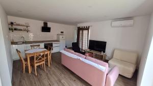 Apartmani Mlinar - One bedroom apartment with seaview