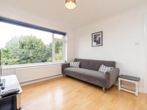 One bed flat with stunning views and free parking - Pass the Keys