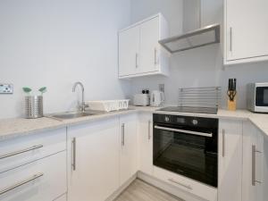 Pass the Keys Bright Airy 1BR Apt Next to Cafes Queens Uni