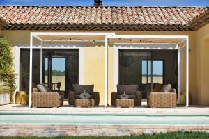 Villas Villa Hameau de Signargues, entre Avignon - Pont du Gard et Uzes : photos des chambres