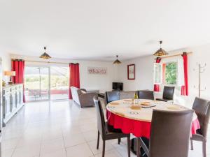 Maisons de vacances Gite Pont-Saint-Martin, 4 pieces, 6 personnes - FR-1-306-986 : photos des chambres