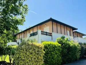 Appartement T2 avec Piscine, Proche Thermes, Parking Souterrain et Terrasse - Cambo-les-Bains - FR-1-495-72 - 康博莱班 Appartement T2 avec Piscine, Proche Thermes, Parking Souterrain et Terrasse - Cambo-les-Bains - FR-1-495-72 - 康博莱班