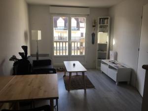 Cabourg: Appartement bord de mer, balcon, internet, parking - FR-1-487-313