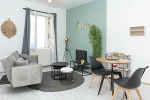 Appartements LE LUCIEN Eco-Appart'Hotel - Angouleme - Centre - Wifi - Parking prive - Classe 4 etoiles : photos des chambres