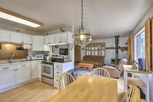 Direct Trail Access and Deck Bright Pine Cabin!