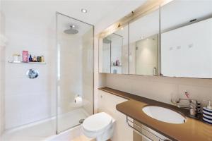 Two Bedroom Apartment - London ExCeL Stays