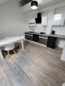 Uroczy apartament w kamienicy nr. 8