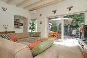 Sunnybeachhouse aan het bos, tussen zee en meer.