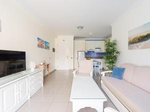 View Valley Mogan Beach