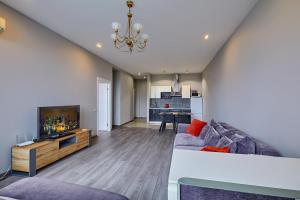 Botanic Towers, constantly available shelter and electricity