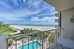 Beachfront Marco Island Condo with Pool Access! - 马可岛