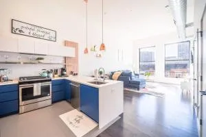 The Flats King Bed- EWR/Penn Station - Oak Island Junction