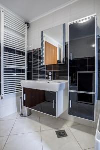 Apartments with parking space Split - 12252