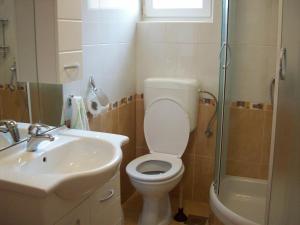 Apartments with a parking space Vodice 12258