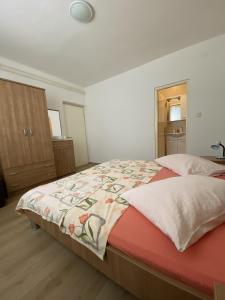 Apartments with parking space Kampor, Rab - 12273