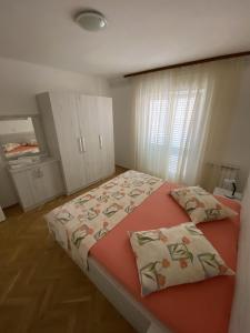 Apartments with parking space Kampor, Rab - 12273