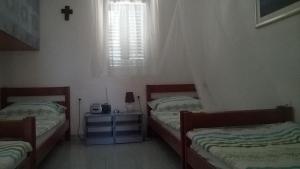 Apartments with a parking space Murter - 12299