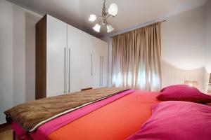 Apartments with a parking space Komiza, Vis - 12325