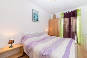 Apartments with a parking space Kastel Kambelovac, Kastela - 12369