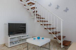 Seaside luxury villa with a swimming pool Supetar, Brac - 12371