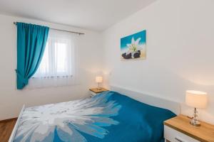 Seaside luxury villa with a swimming pool Supetar, Brac - 12371