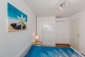 Seaside luxury villa with a swimming pool Supetar, Brac - 12371