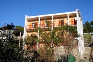 Apartments by the sea Podgora, Makarska - 12326