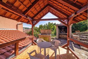 Family friendly seaside apartments Zaton, Krka - 12416 
