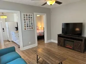Warren 1 Bedroom Unit near Xavier Downtown - Bellevue