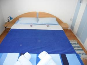 Apartments with parking space Korcula - 12423